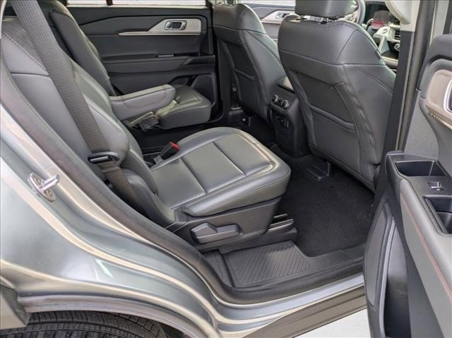 Used 2025 Ford Explorer Active w/ Active Comfort Package image 16