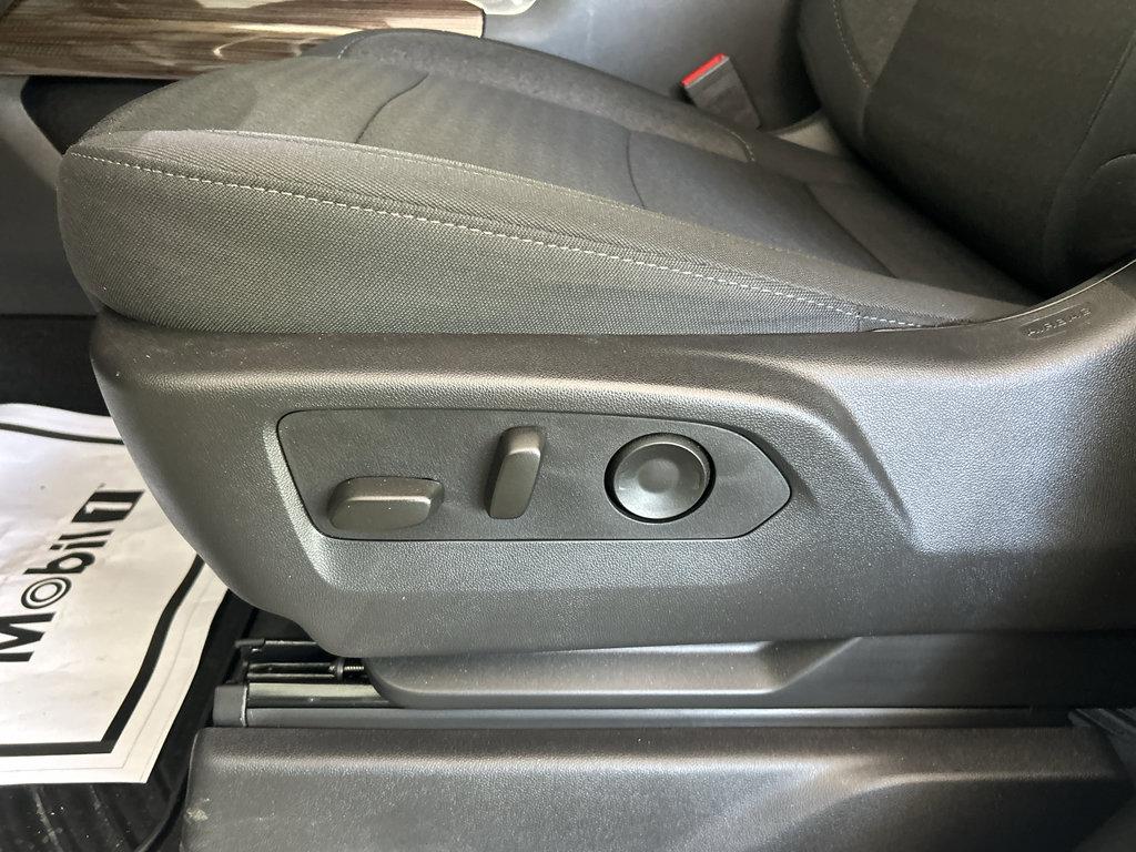 Used 2025 Chevrolet Silverado 2500 LT w/ All Star Edition AWD/4WD image 18