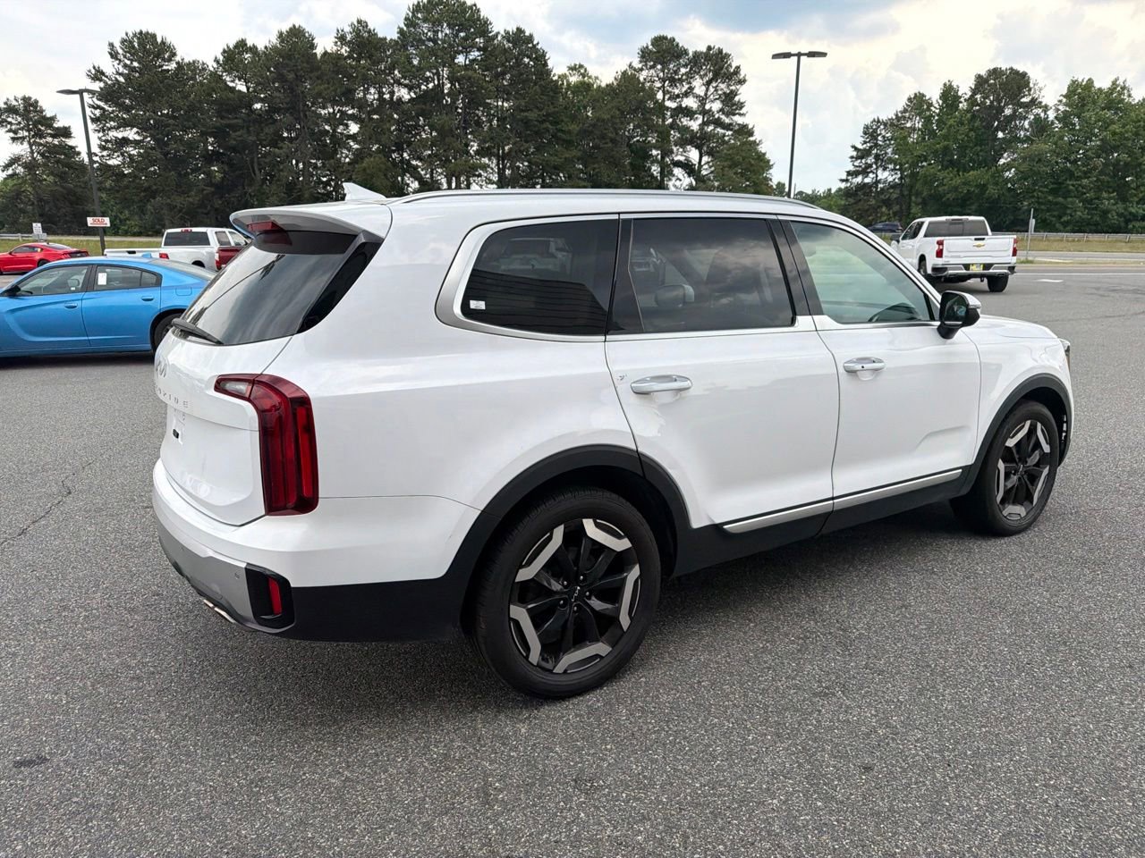 Used 2023 Kia Telluride S w/ S Sunroof Package FWD image 8