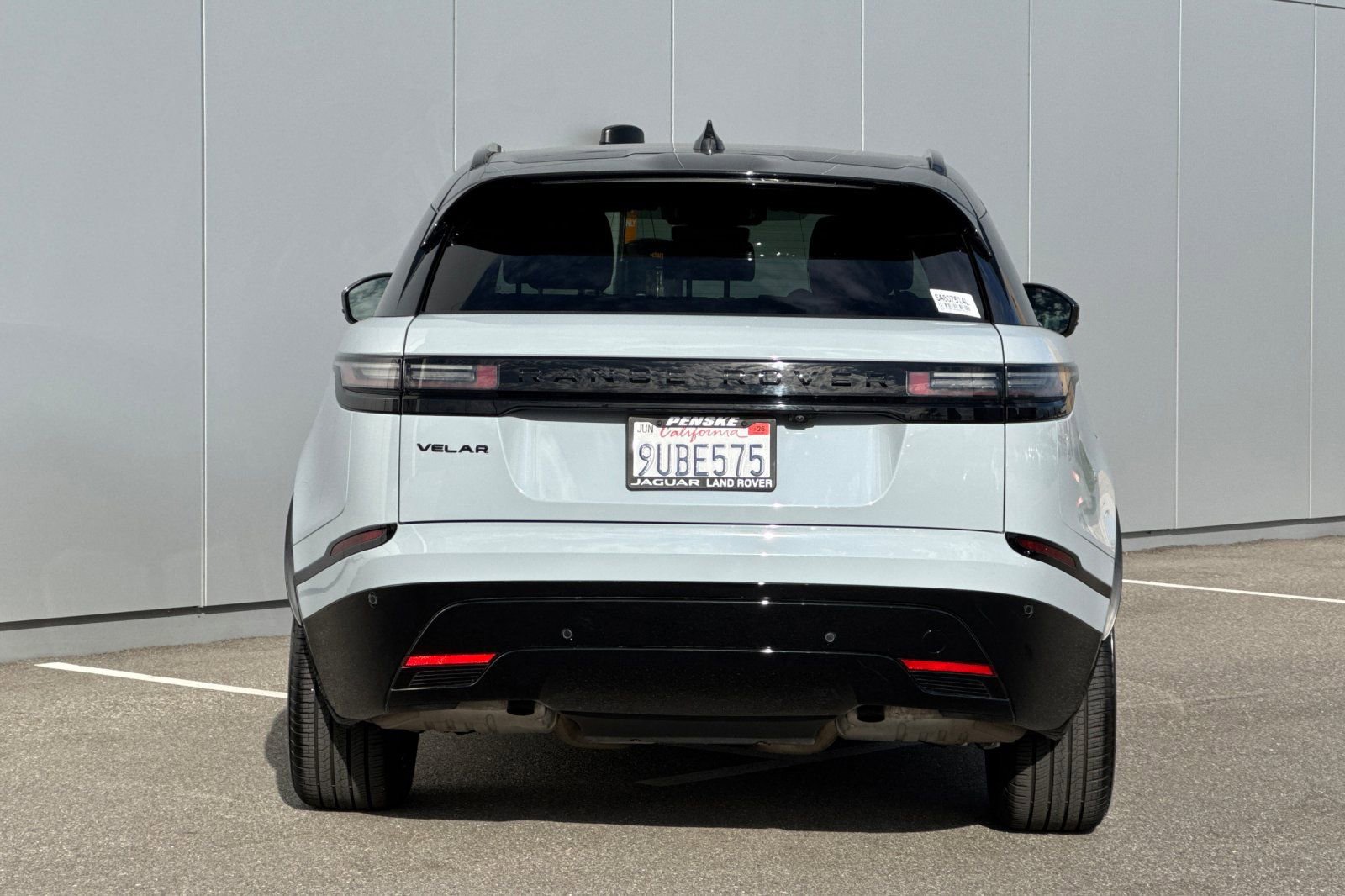 Used 2025 Land Rover Range Rover Velar Dynamic SE image 4