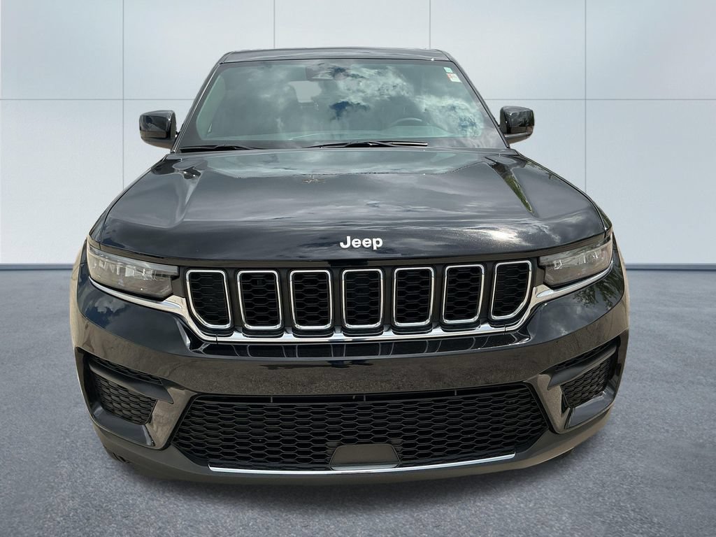 Certified 2025 Jeep Grand Cherokee Laredo X w/ Luxury Tech Group I AWD/4WD image 10