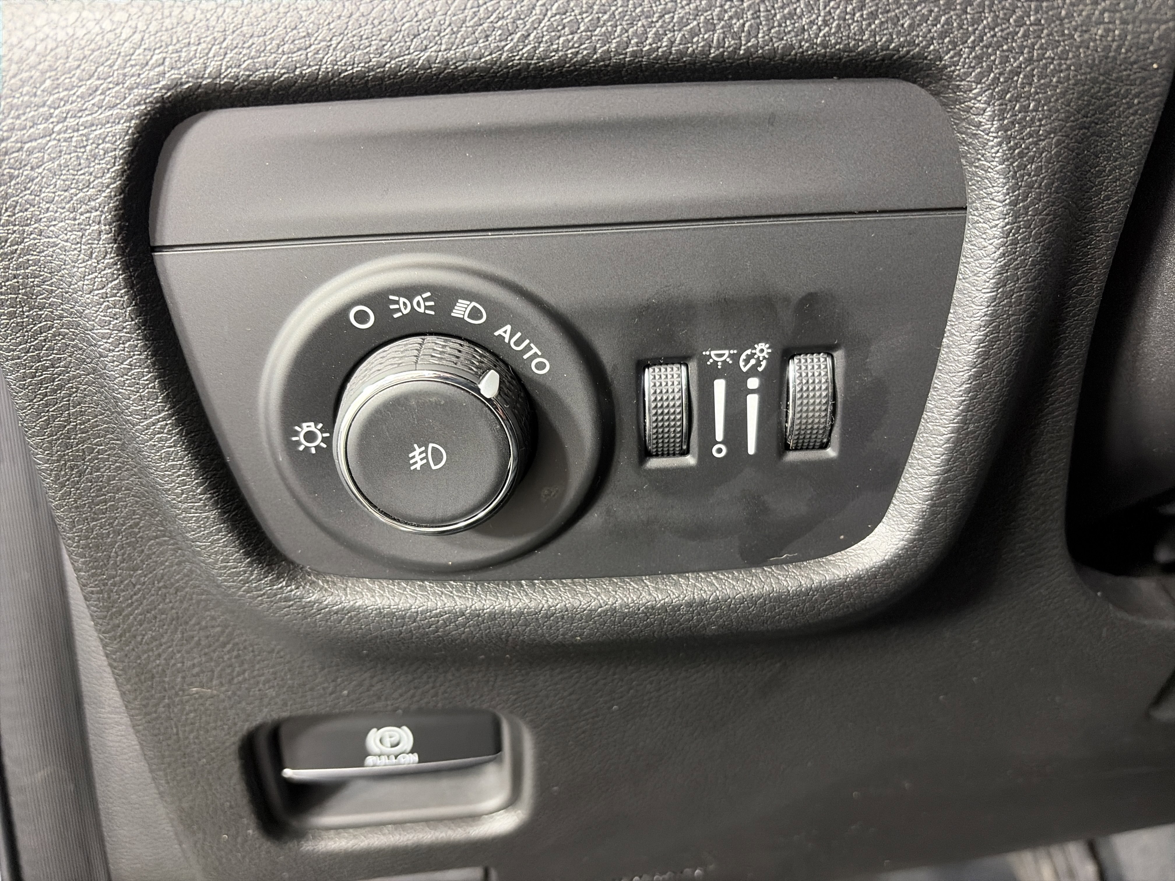 Used 2023 Jeep Grand Cherokee L Limited w/ Trailer Tow Group (B) image 35