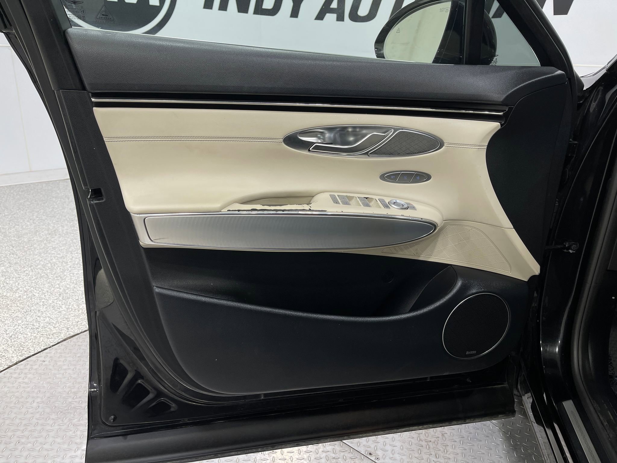 Used 2022 Genesis GV70 2.5T w/ Select Package image 15