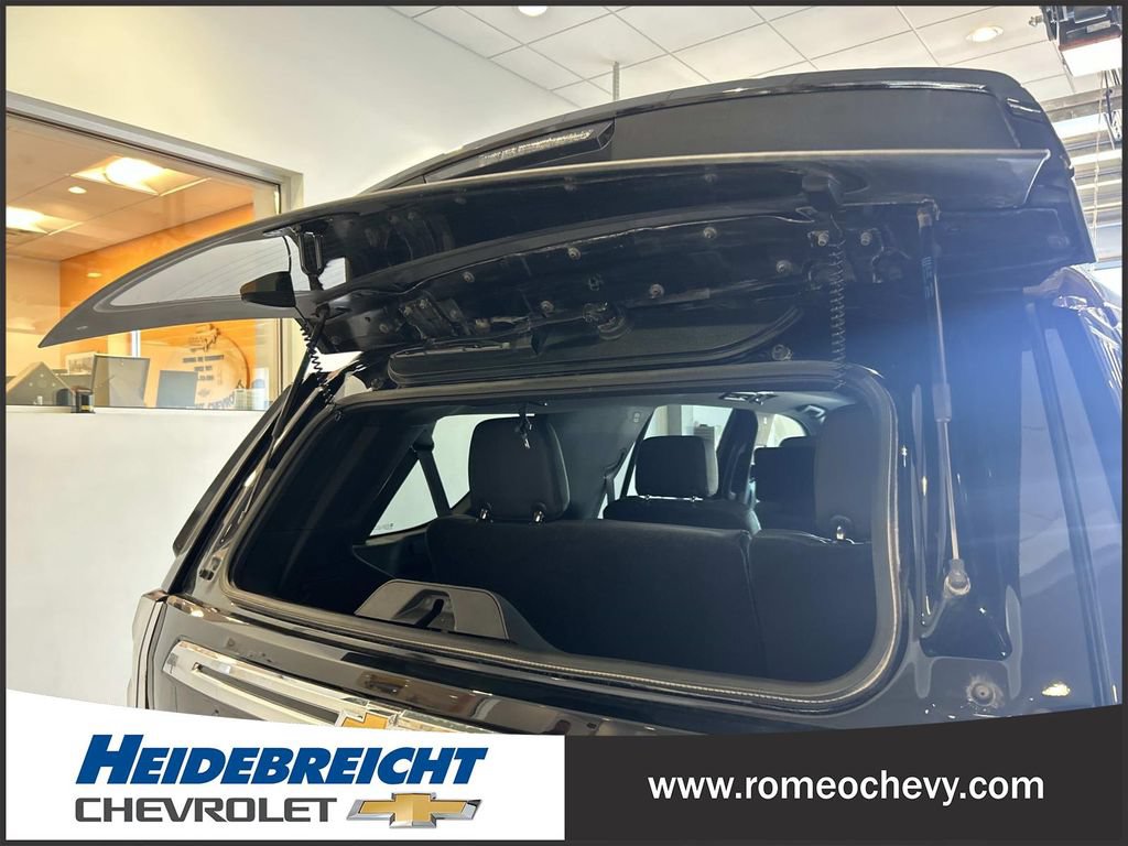 Used 2022 Chevrolet Tahoe LT w/ LT Signature Plus Package AWD/4WD image 15