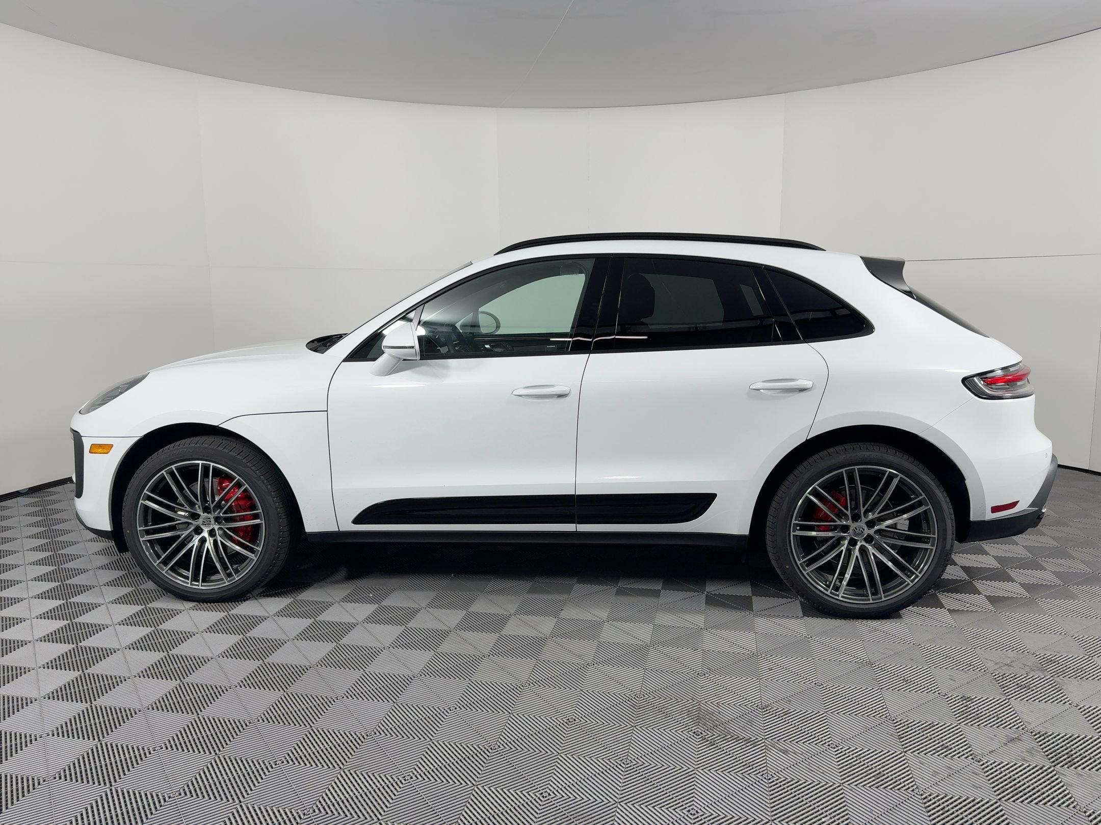 Used 2026 Porsche Macan S image 2