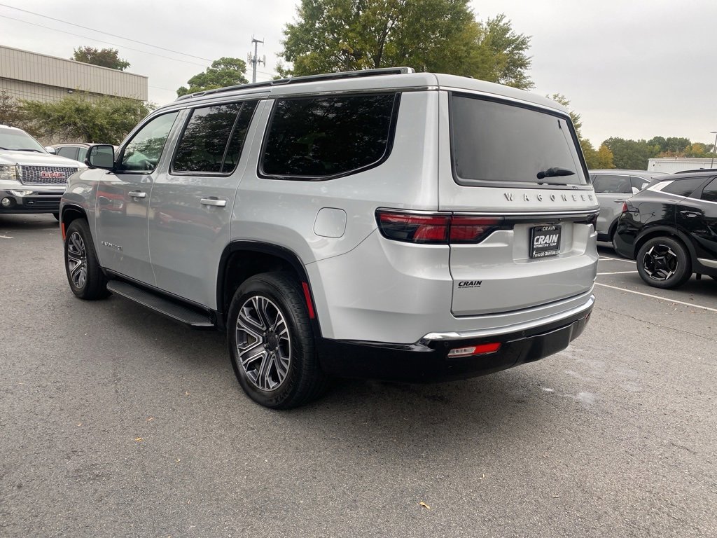 Used 2024 Jeep Wagoneer Series II w/ Flexible Seating Group image 5