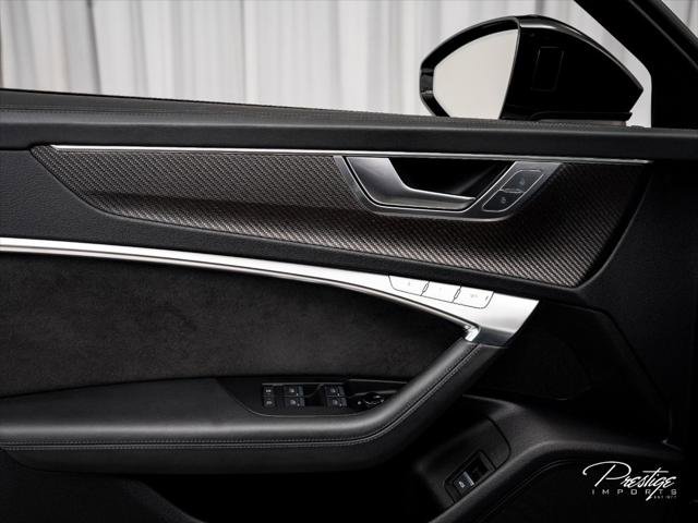 Used 2022 Audi RS 6 AWD/4WD image 19