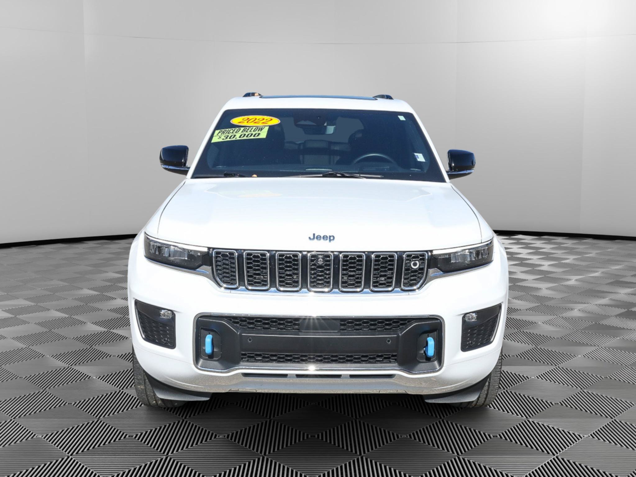 Used 2022 Jeep Grand Cherokee Overland w/ Advanced Protech Group III AWD/4WD image 10