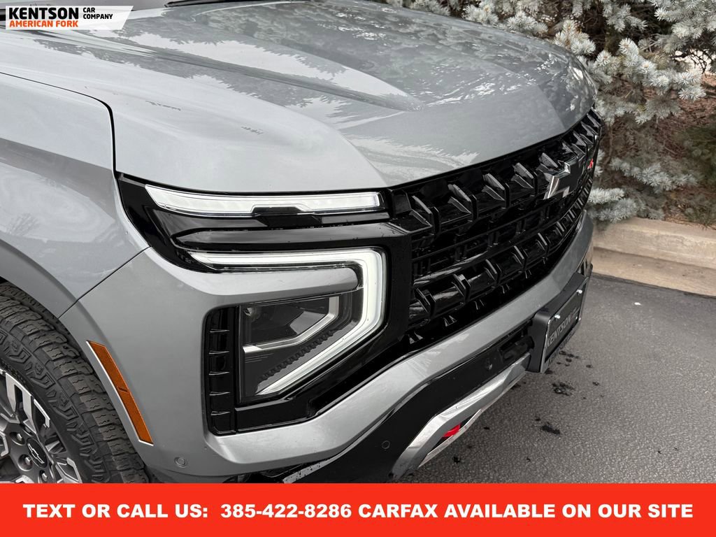 Used 2025 Chevrolet Suburban Z71 image 14