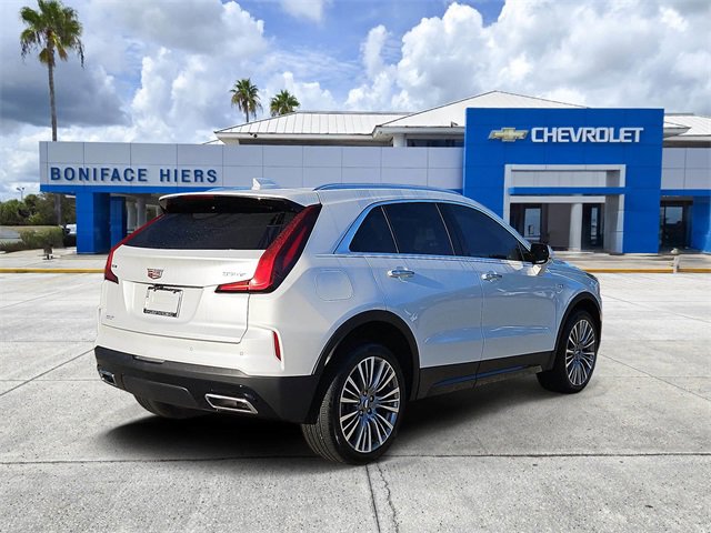 Used 2025 Cadillac XT4 Premium Luxury w/ Cold Weather Package image 4