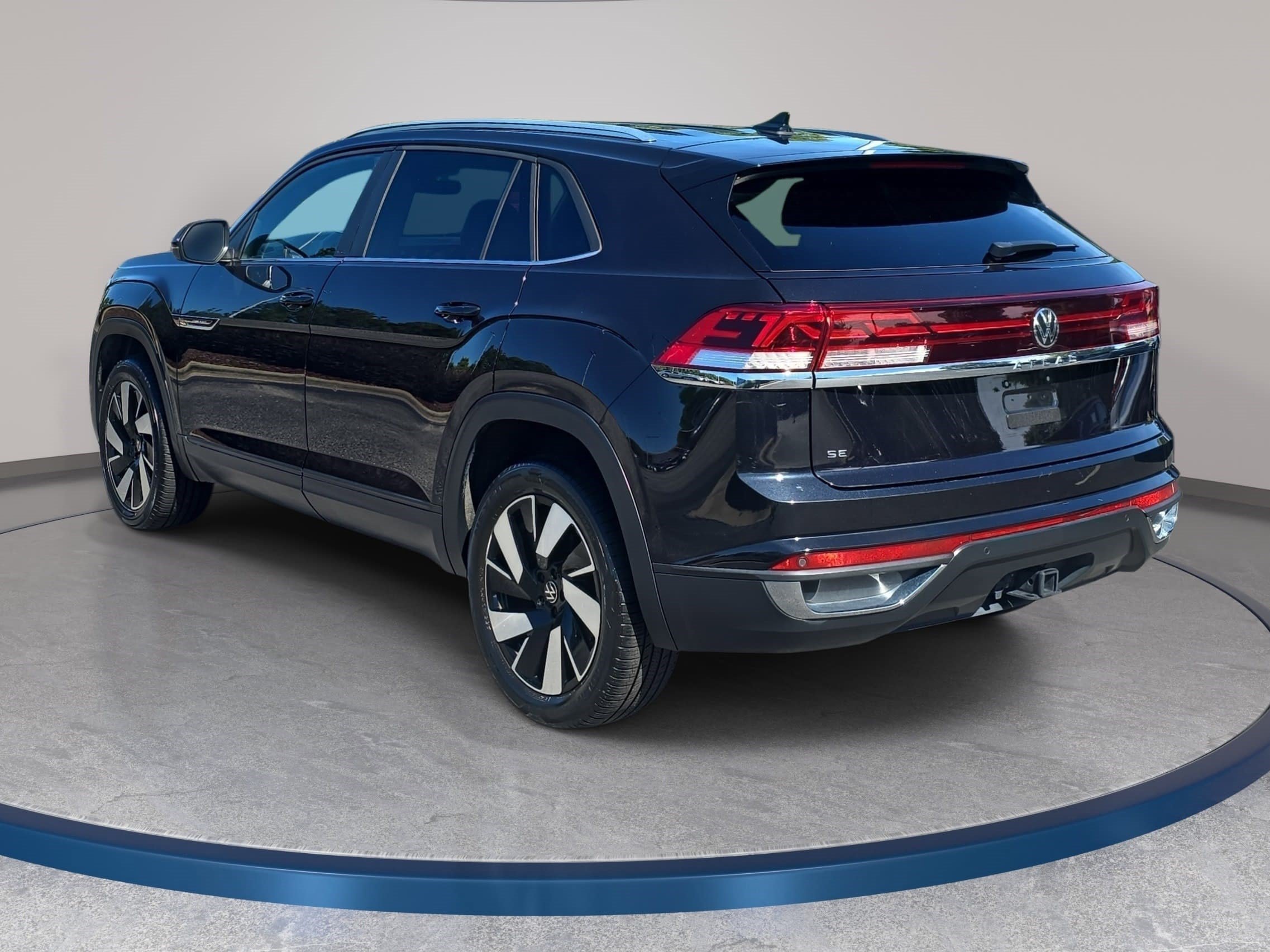 Used 2024 Volkswagen Atlas Cross Sport SE FWD image 7