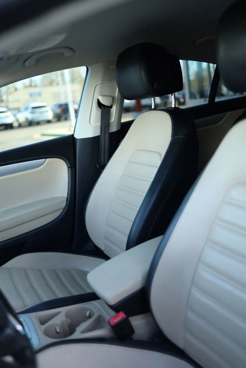 Used 2013 Volkswagen CC Sport Plus image 17