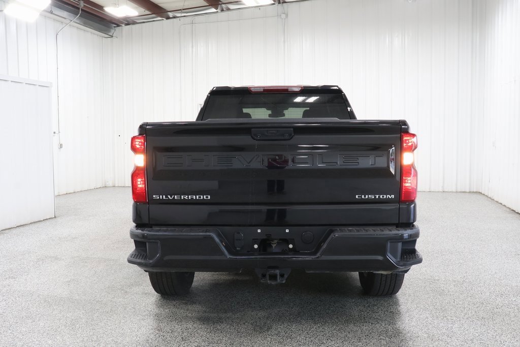 Used 2023 Chevrolet Silverado 1500 Custom image 5