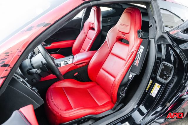 Used 2015 Chevrolet Corvette Z06 w/ 3LZ Preferred Equipment Group RWD image 8