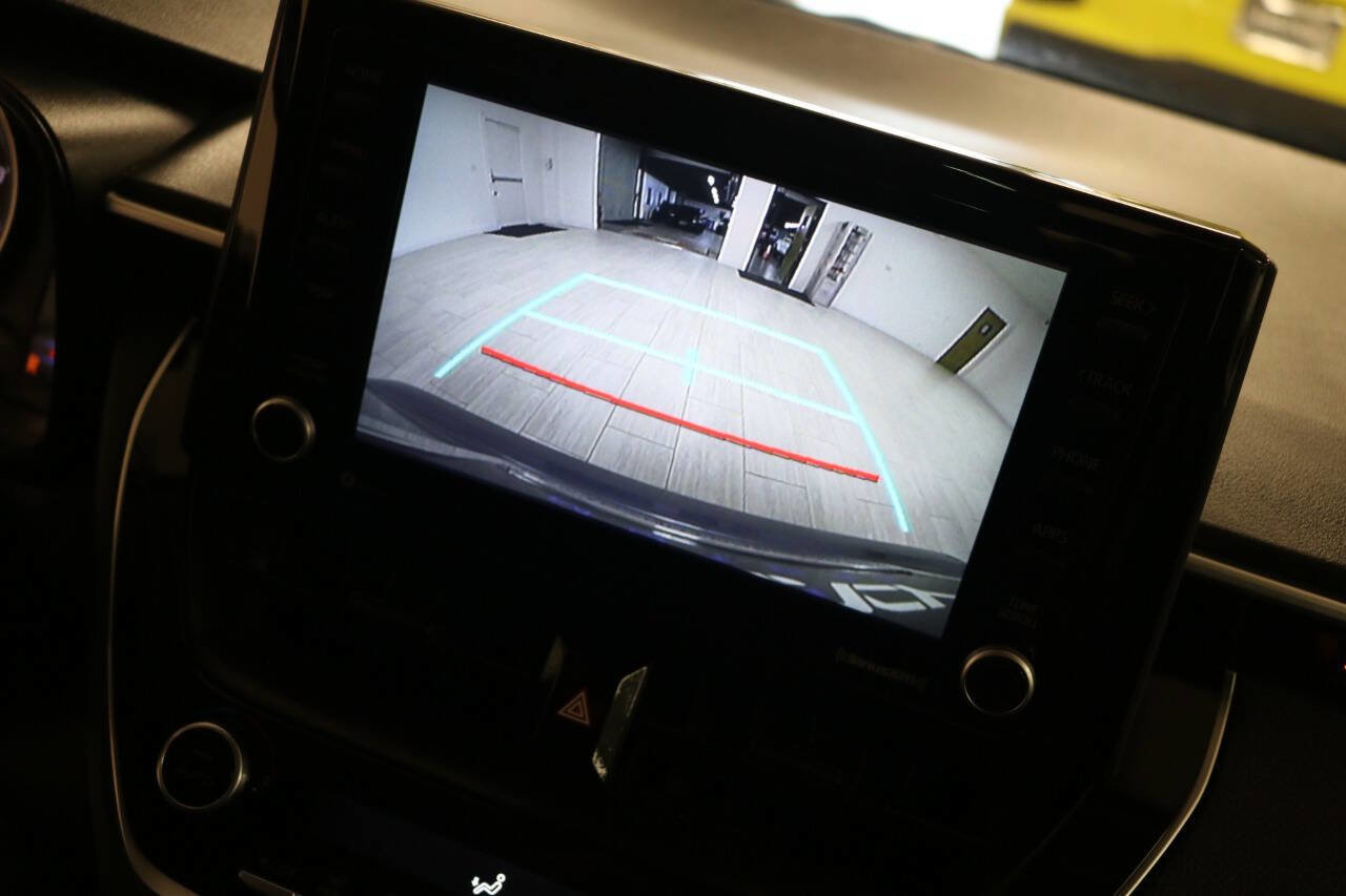 Used 2022 Toyota Corolla LE image 25