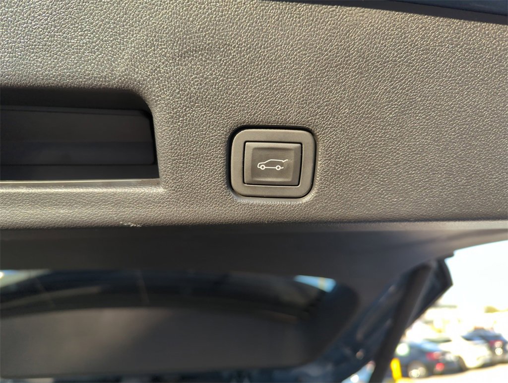 Used 2025 Buick Enclave Preferred image 28