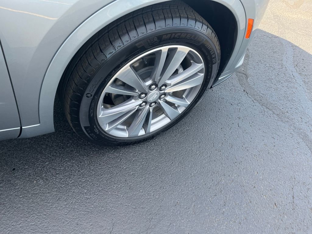 Used 2025 Cadillac XT6 Premium Luxury image 35