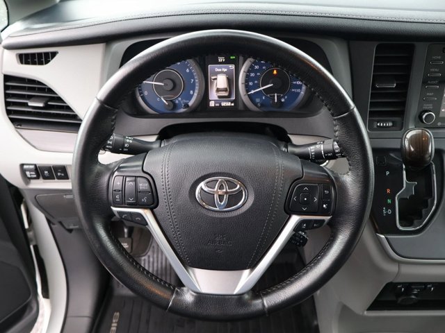 Used 2020 Toyota Sienna XLE w/ XLE Navigation Package FWD image 14