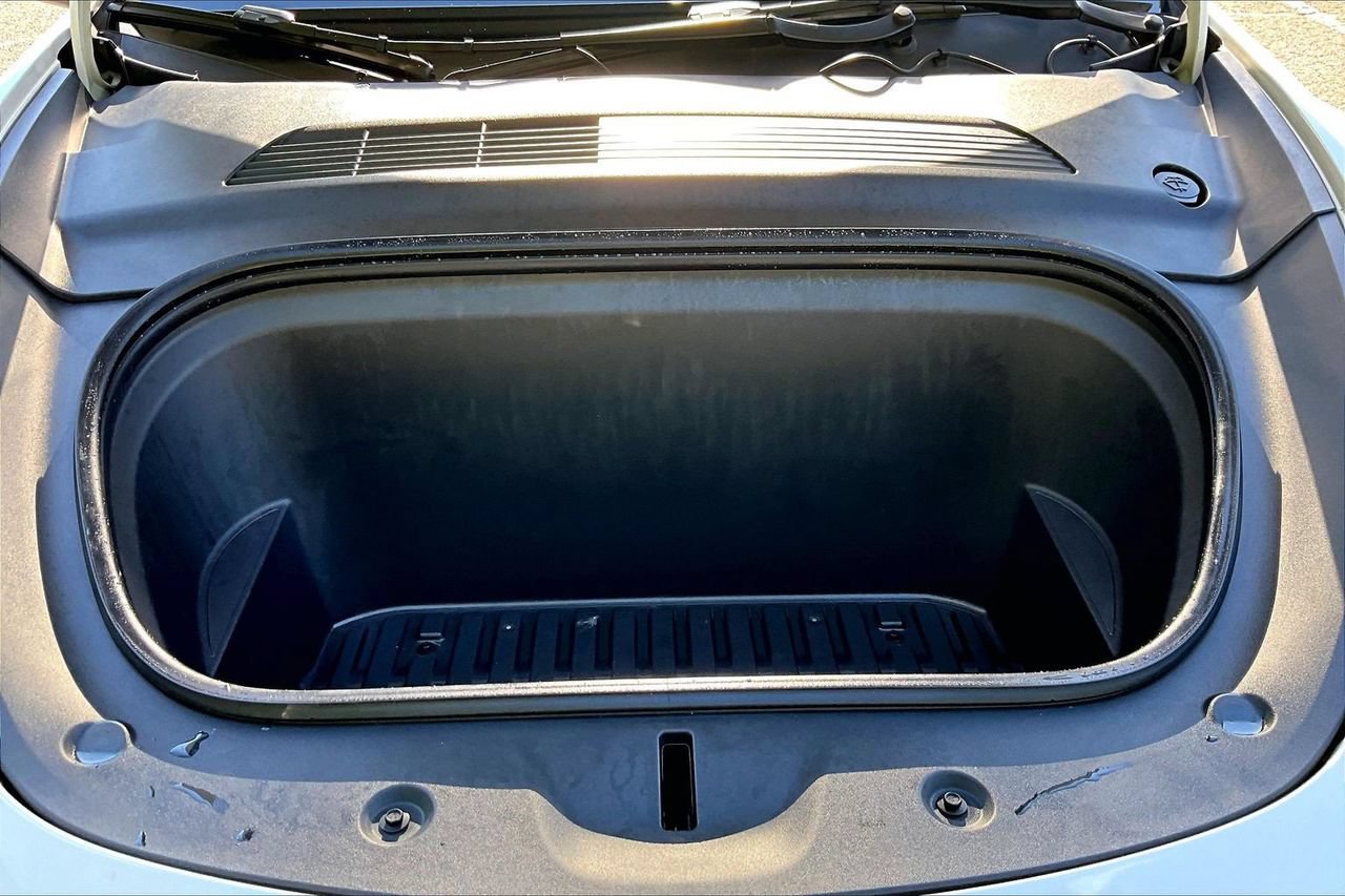 Used 2021 Tesla Model Y Long Range AWD/4WD image 36