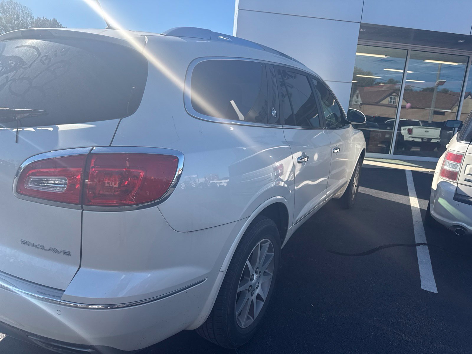 Used 2014 Buick Enclave Leather FWD image 4