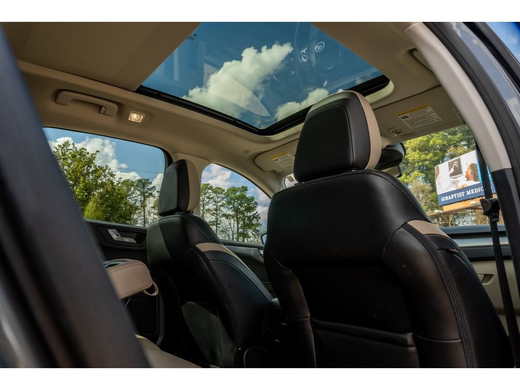 Used 2022 Ford Escape Titanium w/ Class II Trailer Tow Package image 16