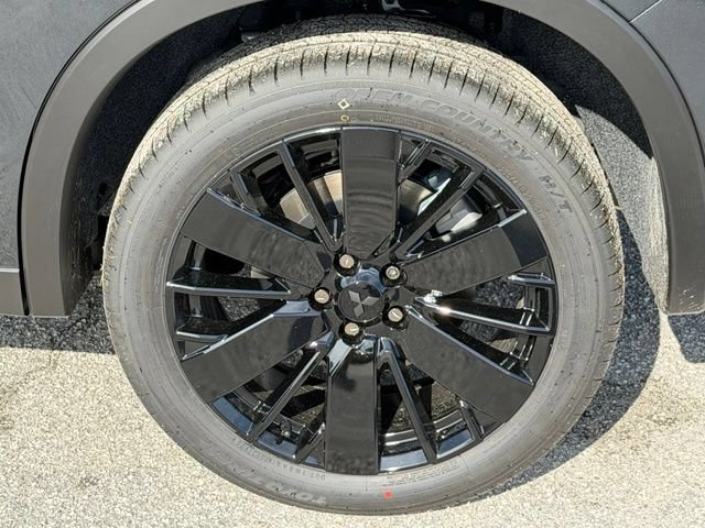 New 2026 Mitsubishi Outlander LE FWD image 16