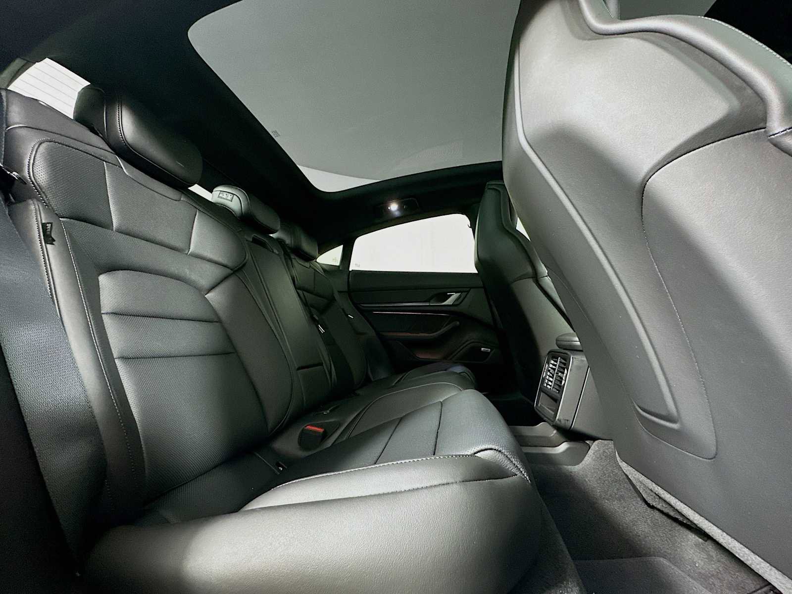 New 2025 Porsche Taycan image 27