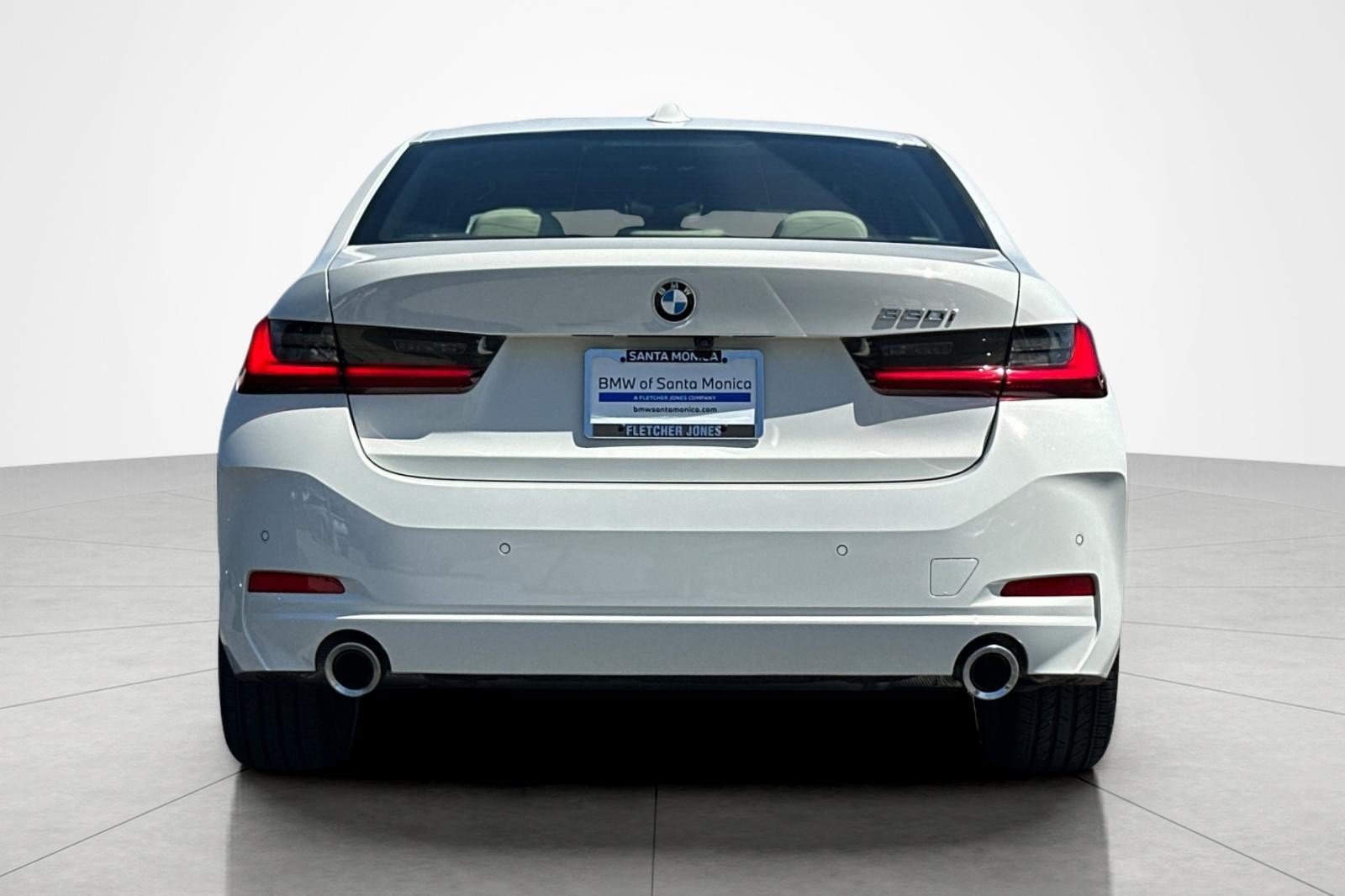 Used 2026 BMW 330i Sedan w/ Premium Package RWD image 4