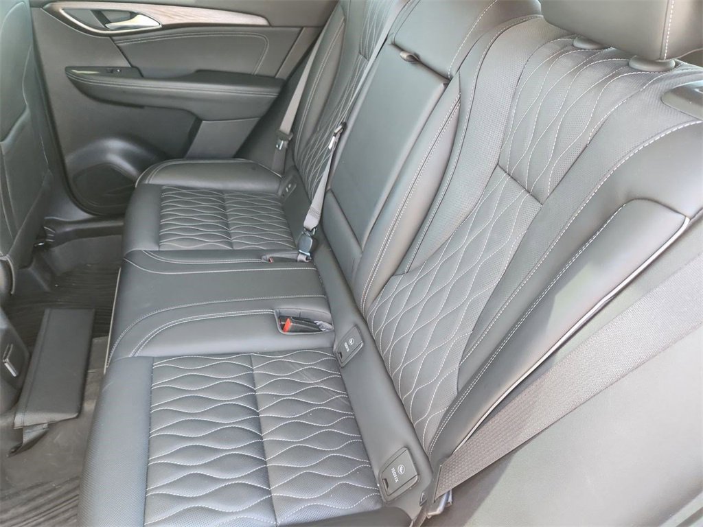 Used 2022 Buick Envision Avenir w/ Premium Seat Package image 26