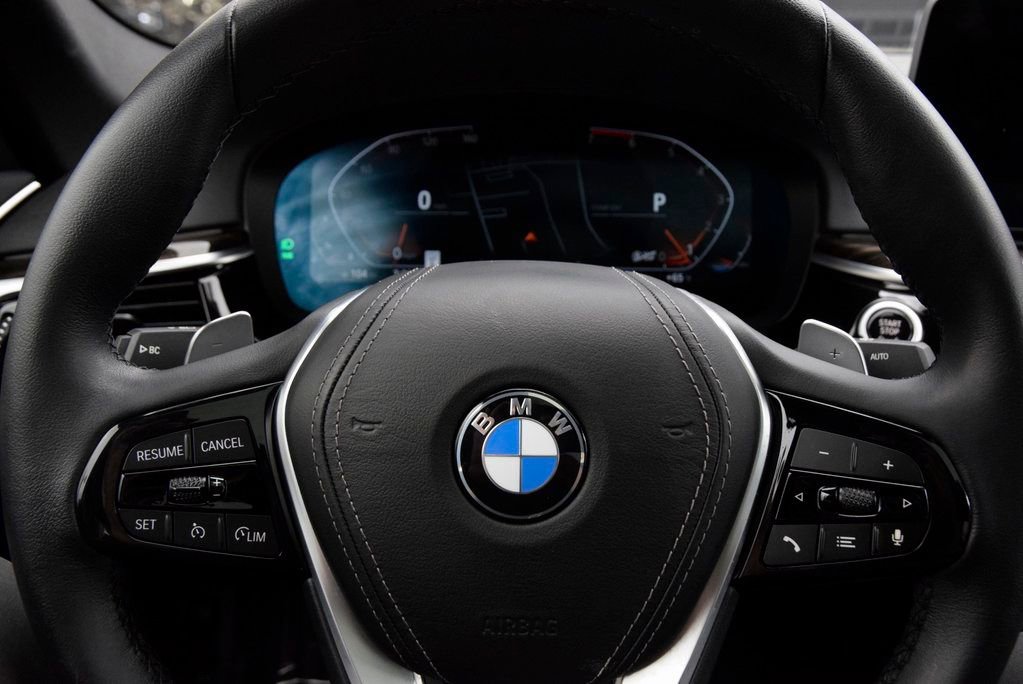 Used 2023 BMW 530i w/ Convenience Package image 23