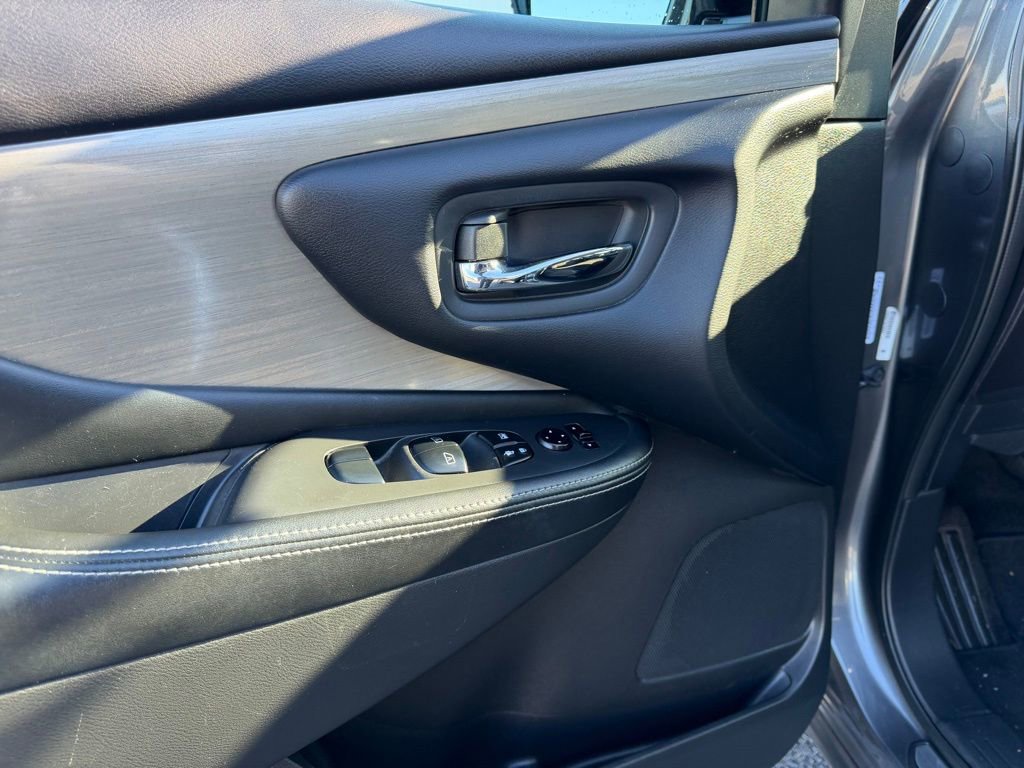 Used 2015 Nissan Murano S w/ Navigation Package image 14