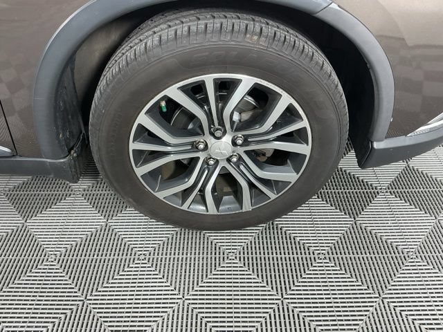 Used 2016 Mitsubishi Outlander SE FWD image 17