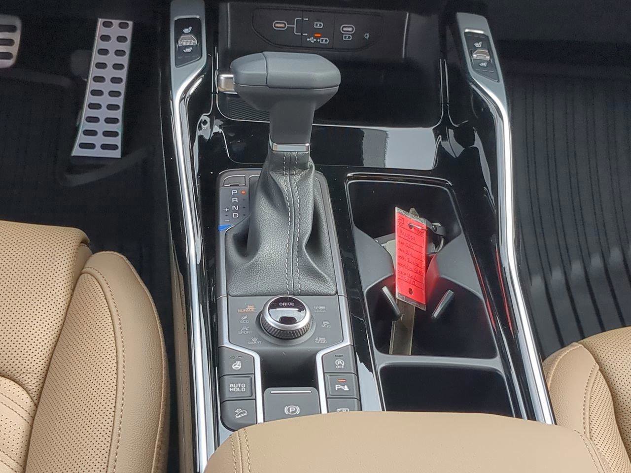 Certified 2026 Kia Sorento SX Prestige w/ Olive Brown Leather Package image 17