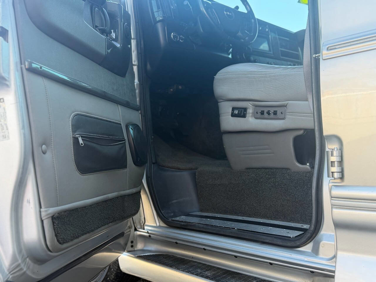 Used 2013 GMC Savana 1500 image 4