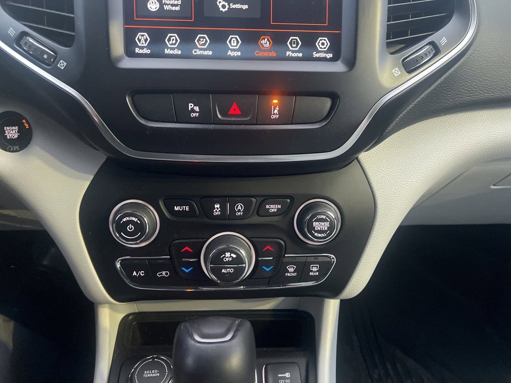 Used 2021 Jeep Cherokee Latitude Lux w/ Comfort/Convenience Group image 23