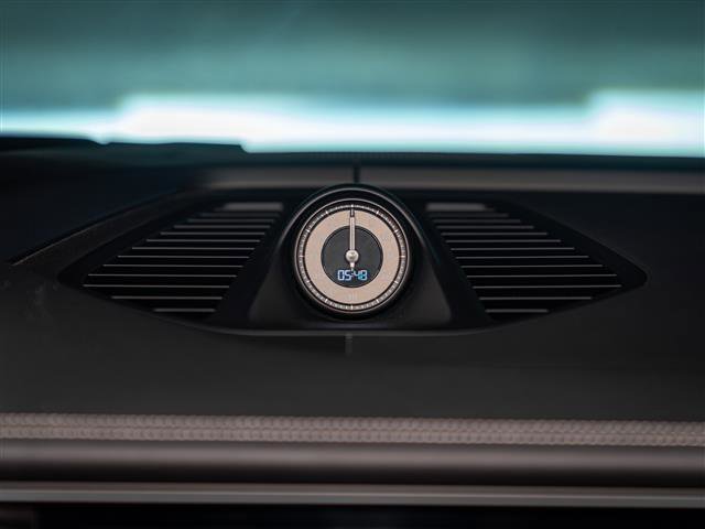 Certified 2024 Porsche Macan Turbo Electric image 21