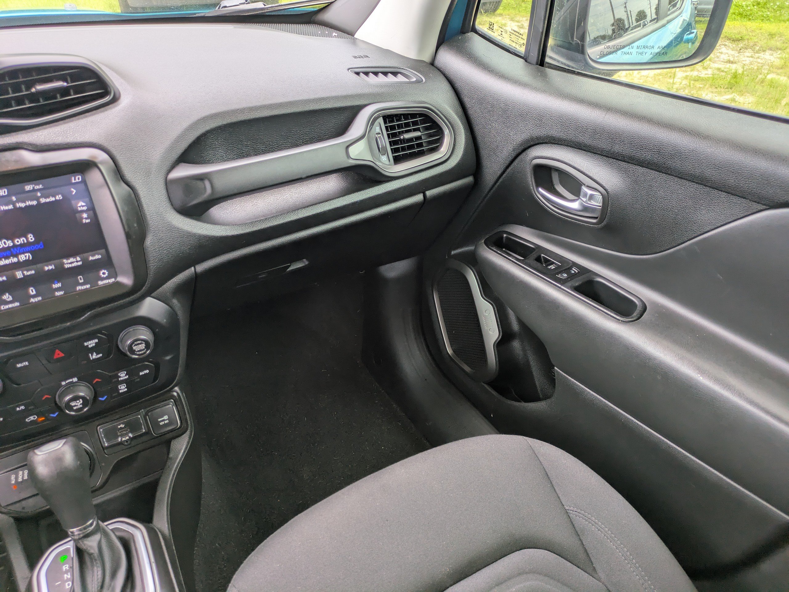 Used 2022 Jeep Renegade Latitude AWD/4WD image 17