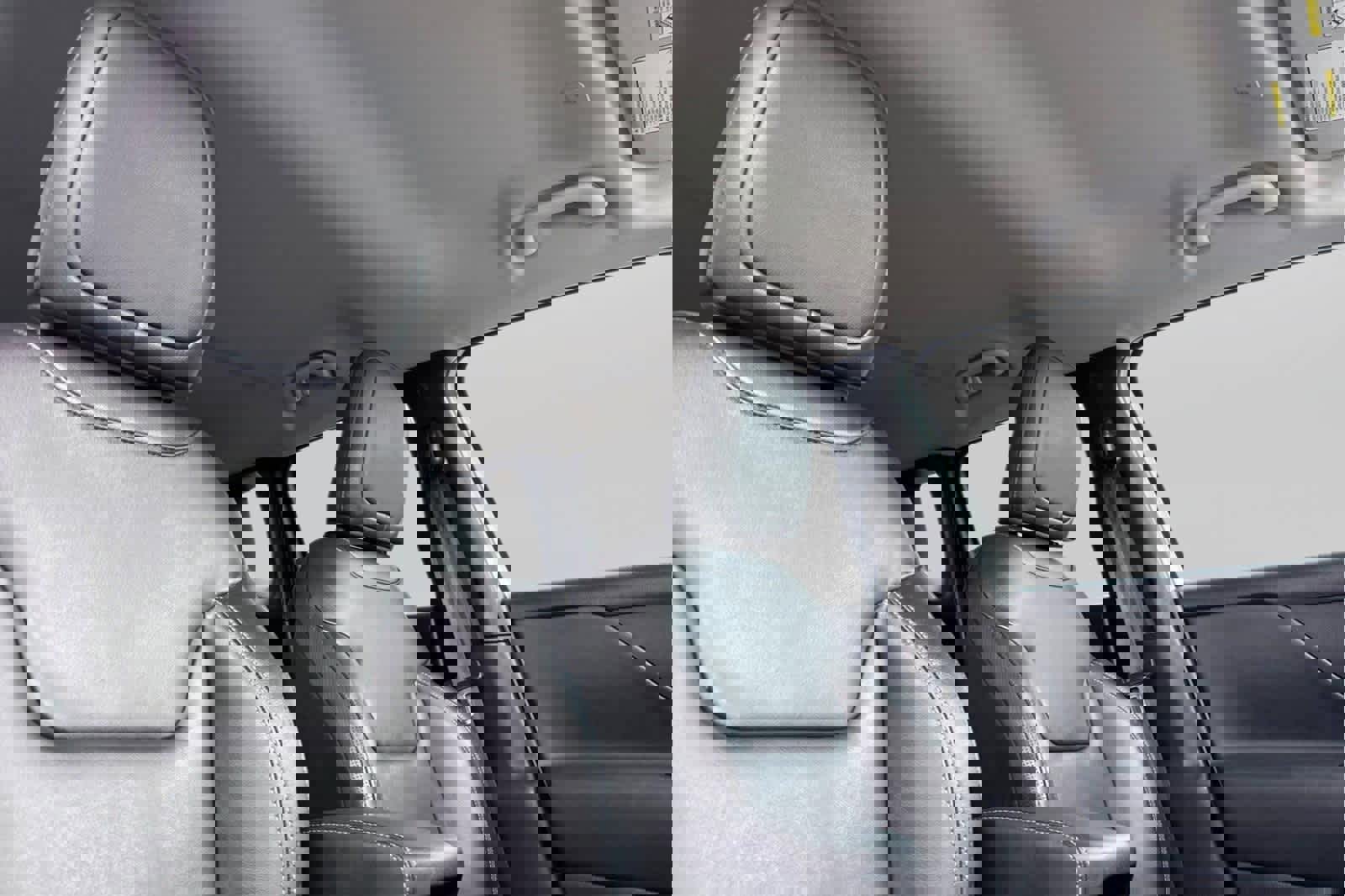 Used 2023 Jeep Renegade Limited image 17