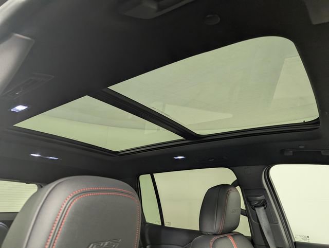 Used 2025 Chevrolet Traverse RS w/ LPO, Floor Liner Package image 26