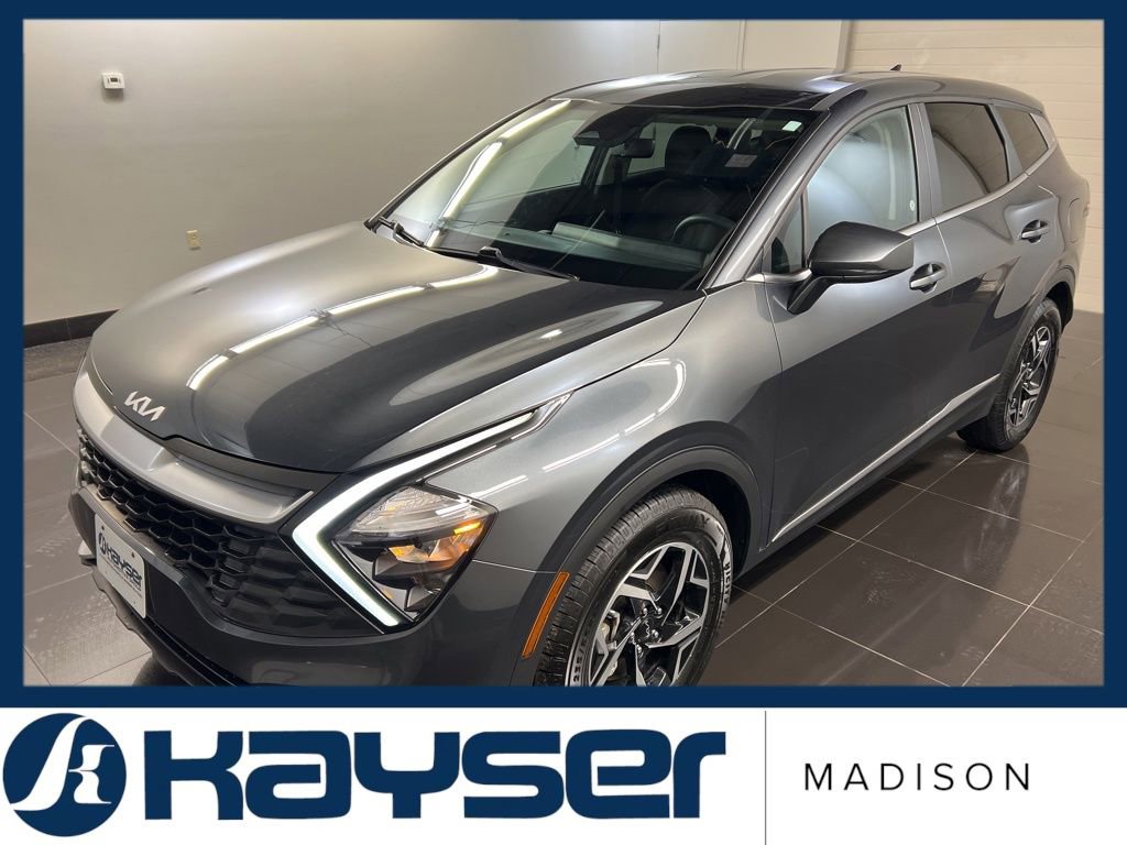 Used 2023 Kia Sportage LX image 3