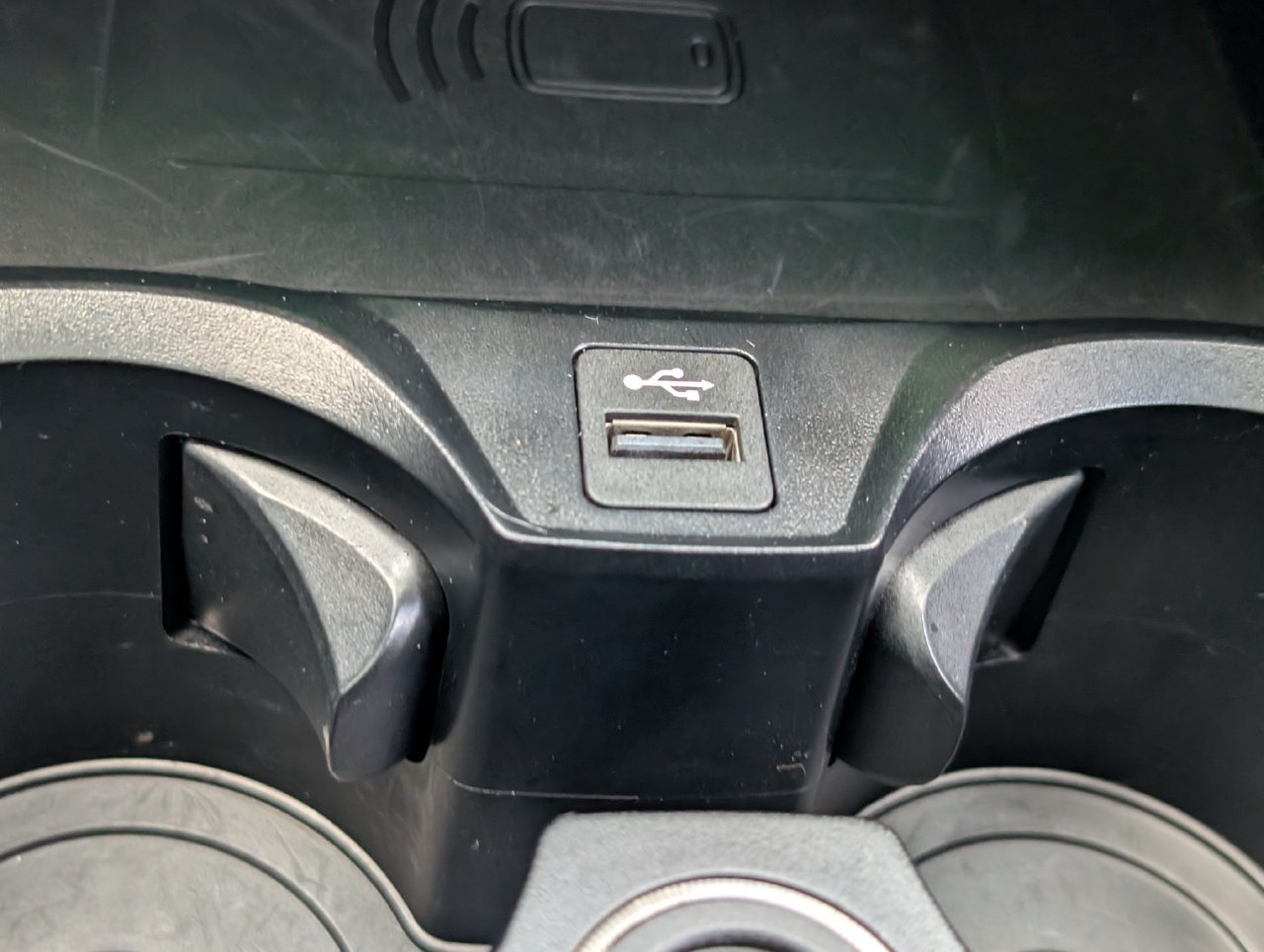Used 2024 BMW 230i Coupe w/ Premium Package RWD image 18