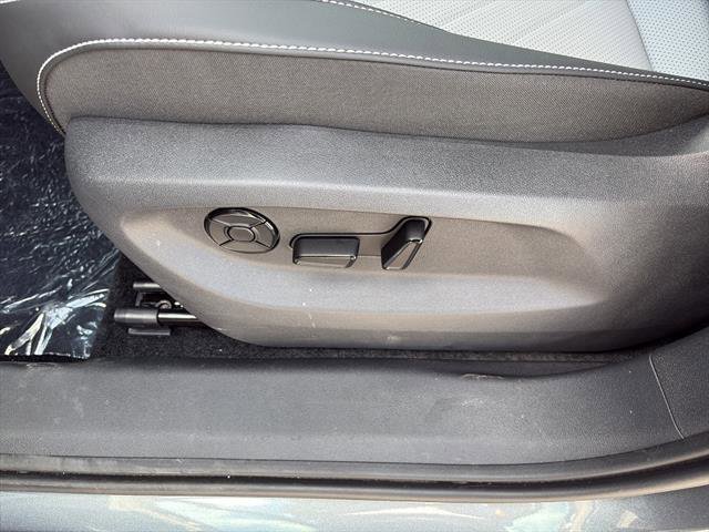 New 2025 Volkswagen Tiguan SE R-Line image 15