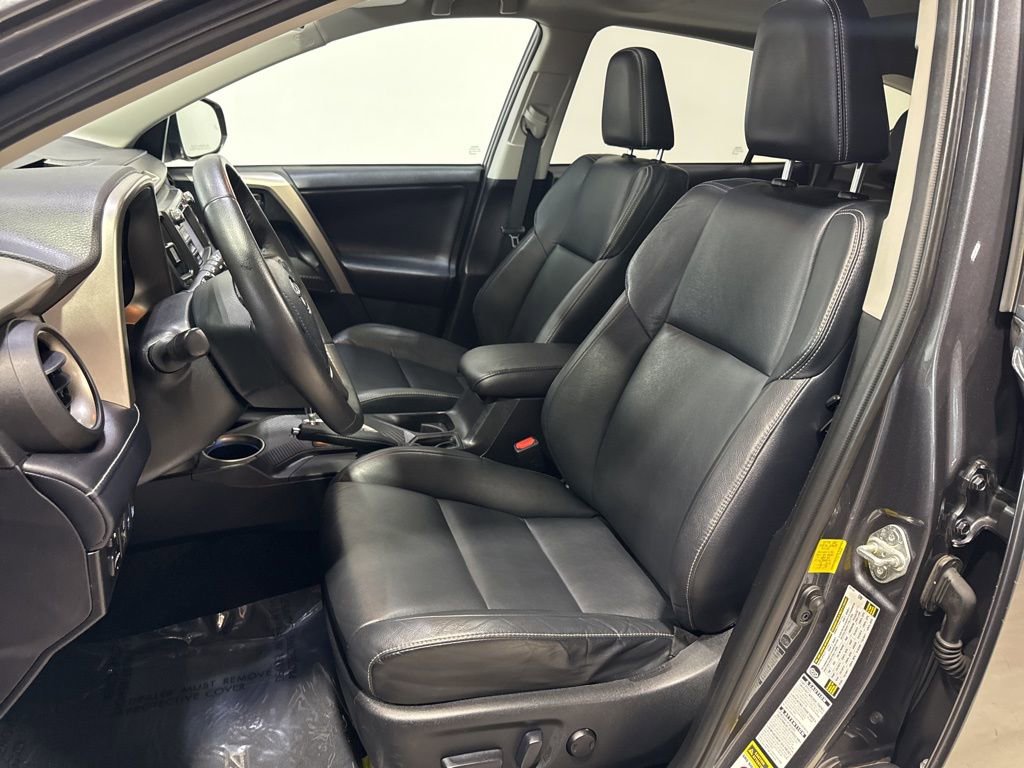 Used 2013 Toyota RAV4 Limited image 26
