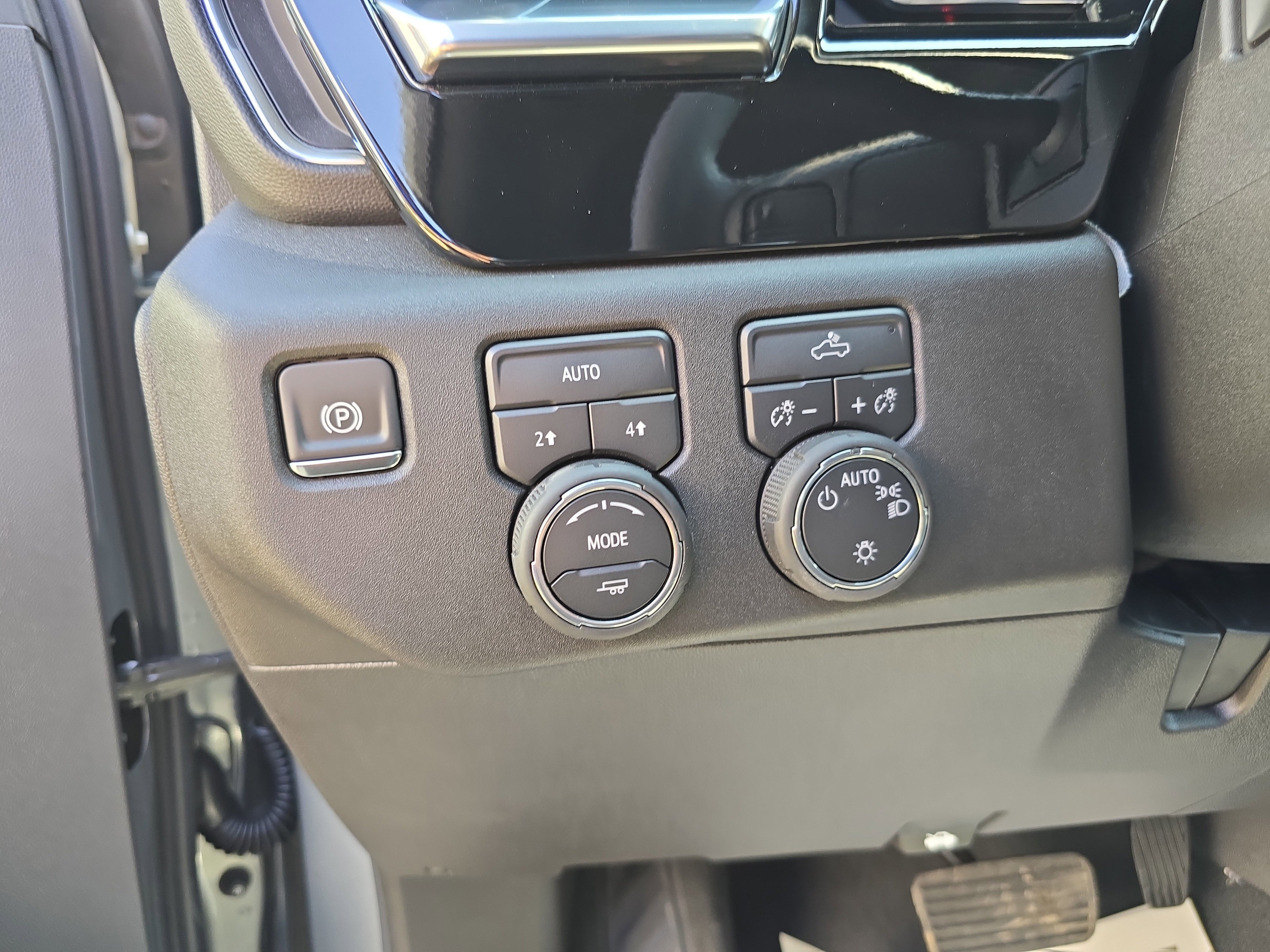 New 2026 Chevrolet Silverado 1500 LT w/ Protection Package image 18