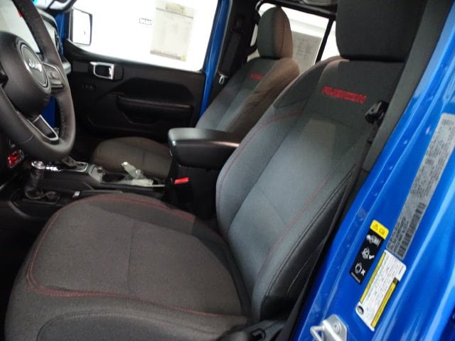 Certified 2025 Jeep Wrangler Unlimited Rubicon w/ Convenience Group AWD/4WD image 2