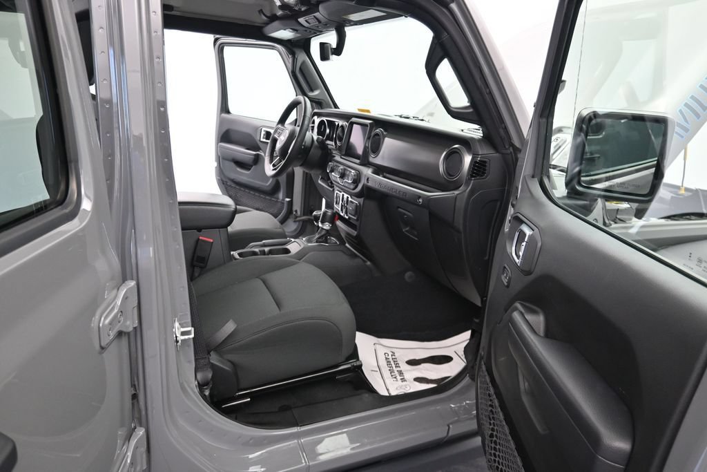Used 2023 Jeep Wrangler Unlimited w/ Cold Weather Group AWD/4WD image 12