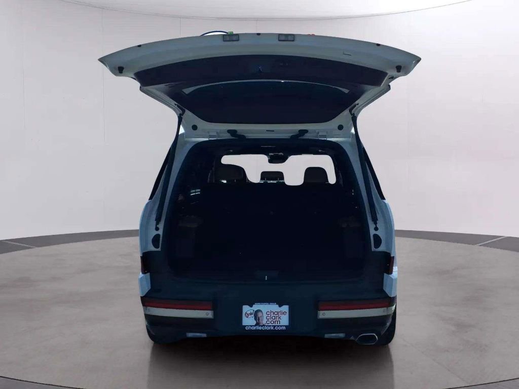 Used 2025 Hyundai Santa Fe Limited FWD image 20