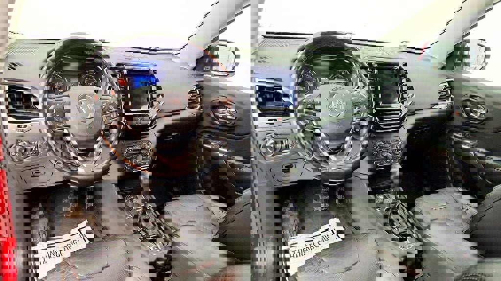 Used 2020 Jeep Cherokee Limited image 12