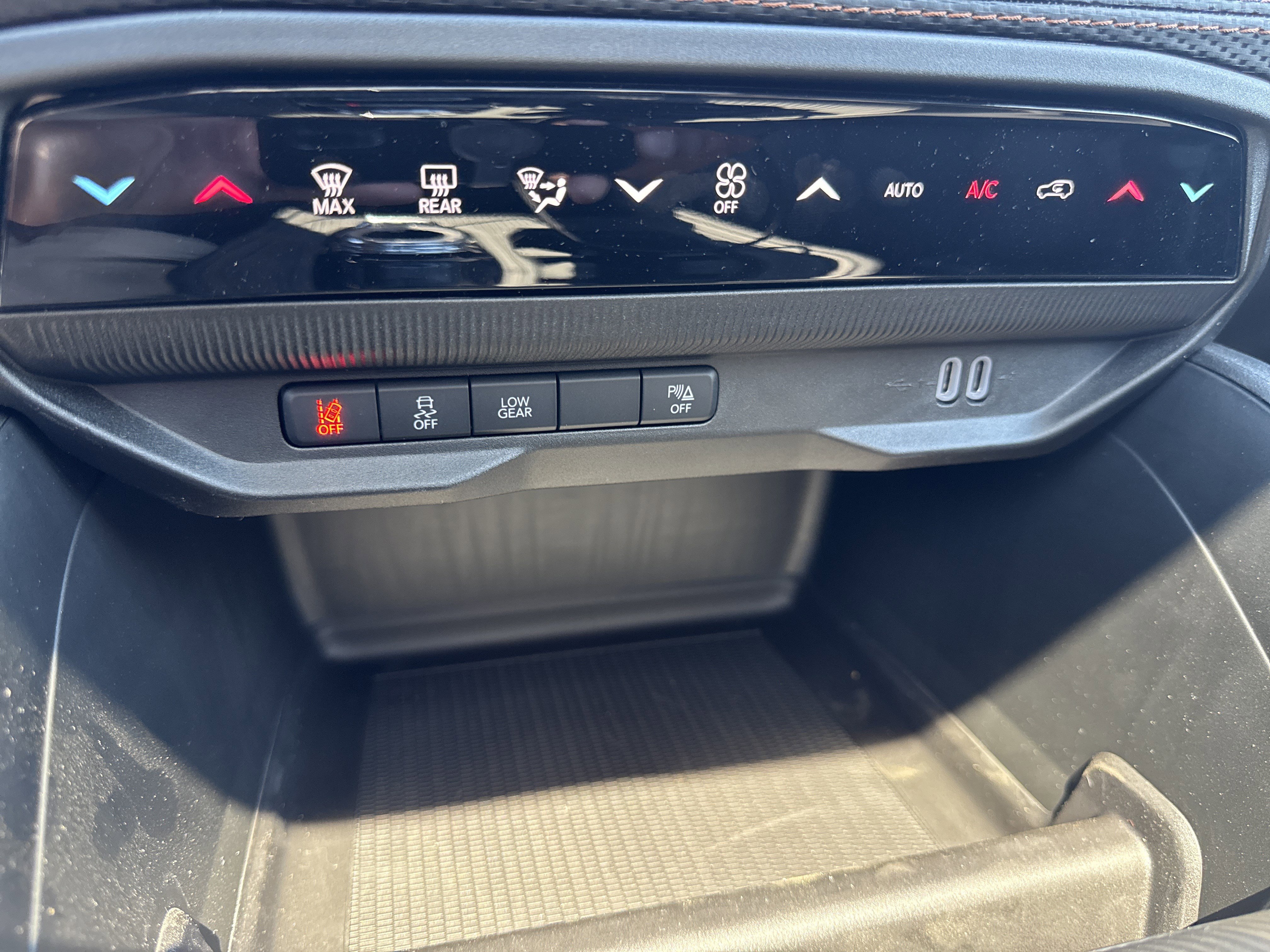 New 2026 Jeep Cherokee Overland image 32