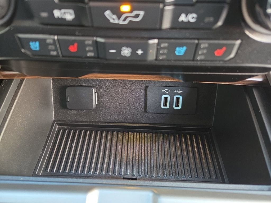 Used 2016 Ford F150 Lariat image 43